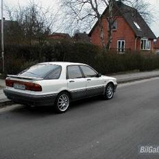 Mitsubishi galant