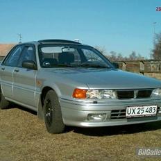Mitsubishi Galant GLSI