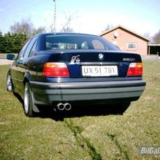 BMW E36 320i