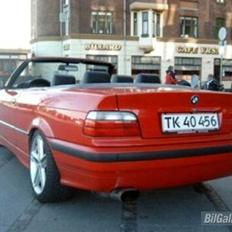 BMW 320i cabriolet