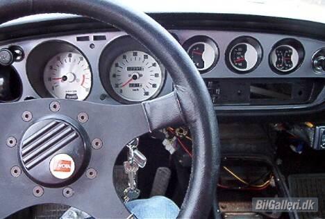 Toyota Celica ST - Cockpit!! Skal have anskaffet midterkonsol fra en RA40 hvor der er plads til Cd-afspiller. billede 2