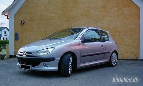 Peugeot 206 XS - Mere info om Peugeot 206 på 206banden.dk billede 4