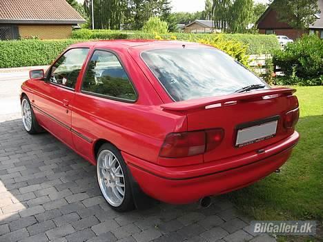 Ford Escort 1.8 sport Solgt billede 2