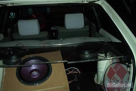 VW Polo 2 SOLGT - Mit anlæg som er under en større operation ;) billede 2