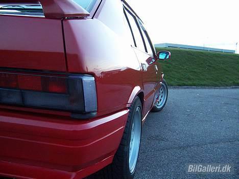 Alfa Romeo 33 1.7 ie QV *solgt* - De mørke baglygter fra en sportswagon serie 3 billede 1