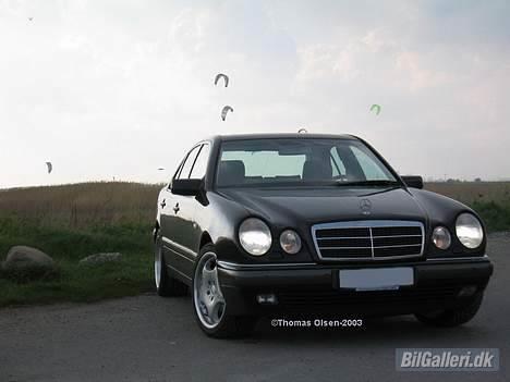 Mercedes Benz E- 300TD billede 3