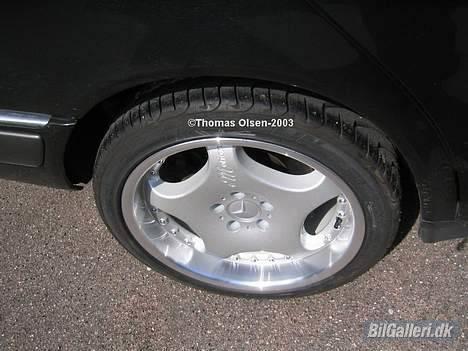 Mercedes Benz E- 300TD billede 4