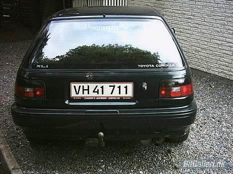 Toyota Corolla 1.3 XL - SOLGT - Røven billede 5