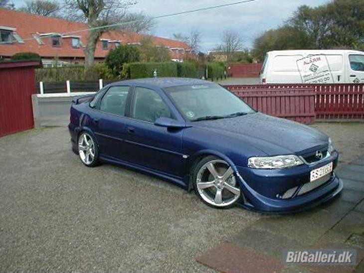 {{currentPhoto.altText}} billede {{currentPhoto.number}}