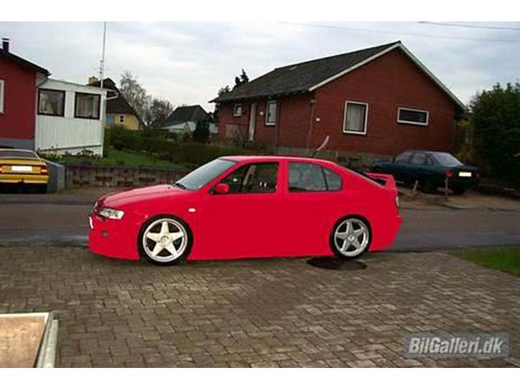 {{currentPhoto.altText}} billede {{currentPhoto.number}}