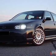 VW Golf IV R32