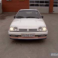 Opel Manta i200