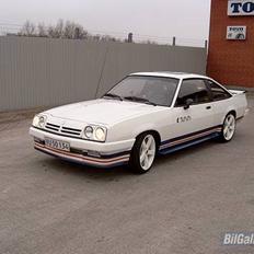 Opel Manta i200