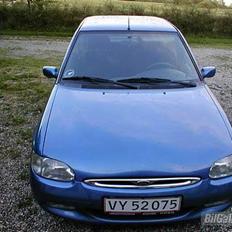 Ford Escort 1,6i Tuscany