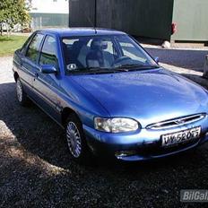 Ford Escort 1,6i Tuscany