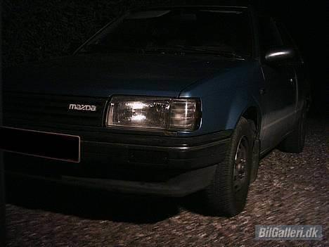 Mazda 323 LX billede 1