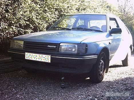 Mazda 323 LX billede 2
