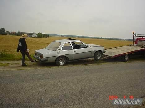 Mercedes Benz hanomag - et hvor min gamle ascona 2.2 i er på vej op på billede 7