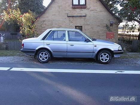 Mazda 323 1.5 lx billede 1