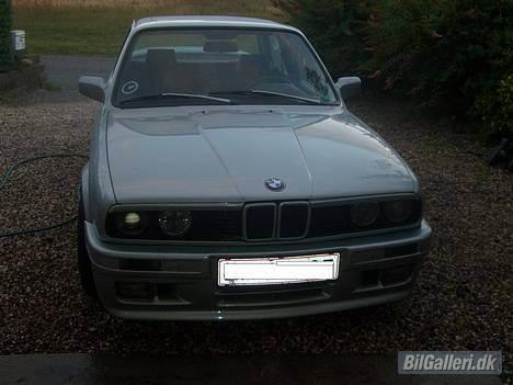 BMW e30 320i 2d ---solgt---- billede 1