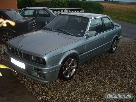 BMW e30 320i 2d ---solgt---- billede 5