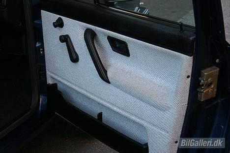 VW Jetta 19E - Indtrækket er så godt som nyt, der er nærmest ingen spor af at det er 17 år gammelt! billede 8