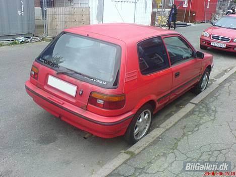 Toyota Corolla (EE90) - SOLGT - 28. oktober 2006: Bilen bagfra billede 4