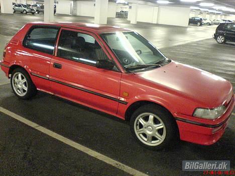 Toyota Corolla (EE90) - SOLGT - 27. oktober 2006: Billede taget i parkeringskælderen under Fields billede 5