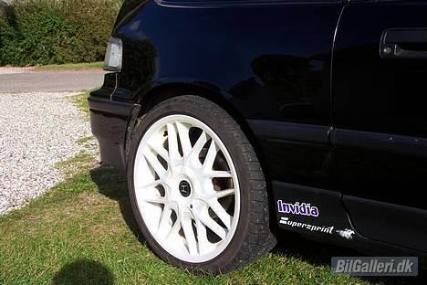 Honda CRX 1.6i 16V  (SMADRET) - De er godt nok blevet hvide!!! (Perlemors-hvid med guld-effekt) billede 3