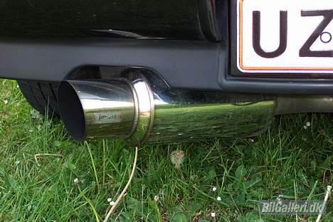 Honda CRX 1.6i 16V  (SMADRET) - Brum Brum!!!! 2,5" udstødning fra Invidia uden nogen lyddæmpning og 4" afgang billede 4