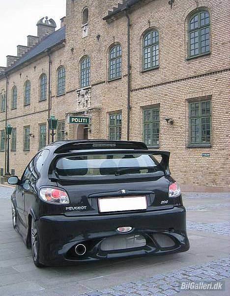 Peugeot 206 2.0 GTI  - Lige et billede foran politistationen i Hobro billede 6