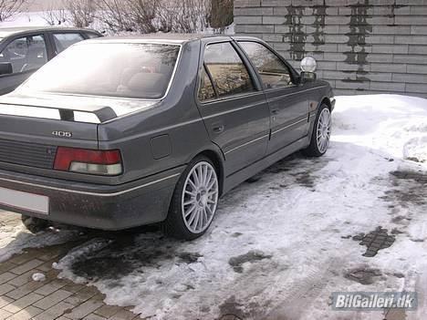 Peugeot 405 Mi16 - Jeg ved godt at den er beskidt og trænger til sænkning :) billede 9