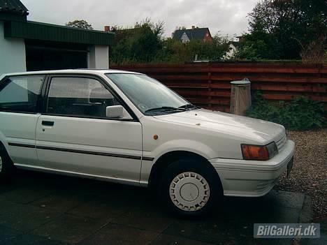 Nissan Sunny *solgt* billede 7