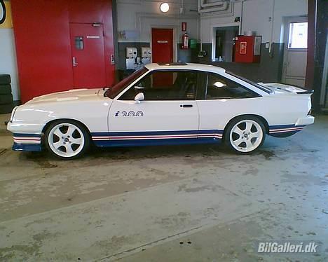 Opel Manta i200 - Så har den fået de hvide hjul...... billede 1