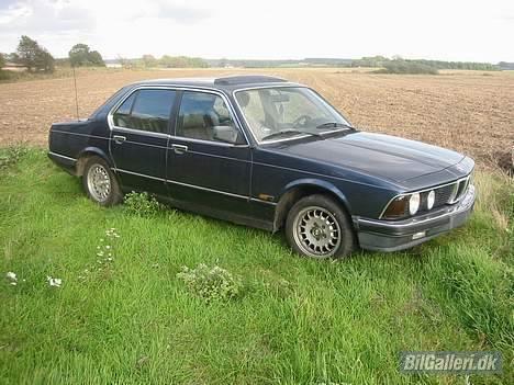 BMW 732I Automatic. - Lige et fra højre side. billede 2