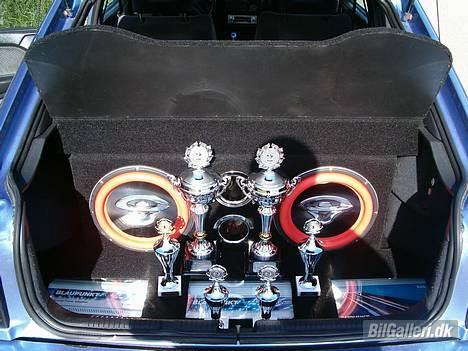 Opel vectra 2,0I 16v gt SOLGT - målt til 139,2 db ved EMMA finalen i Odense, august 2004 billede 4