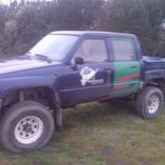 Toyota hilux 2,4 D (SOLGT)