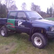 Toyota hilux 2,4 D (SOLGT)