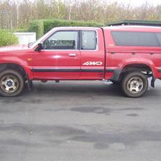 Mazda B2500 xcab plus 4x4