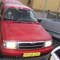 Mazda B2500 xcab plus 4x4