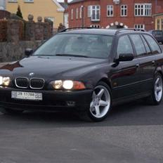 BMW 540i Touring Individual 