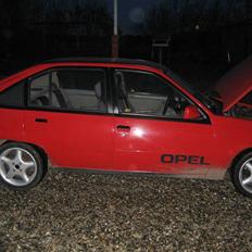 Opel kadett 1,3 s