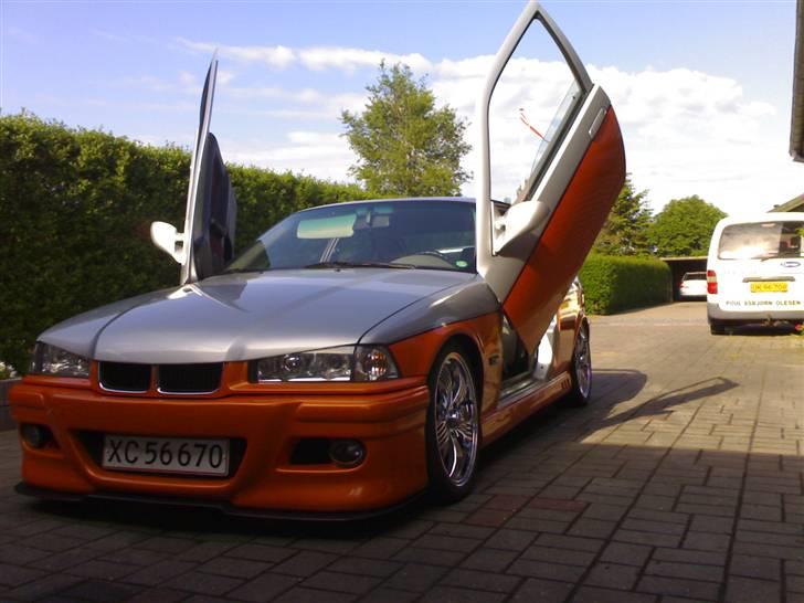 BMW 316i Compact Airrider - i den lokale indkørsel billede 6