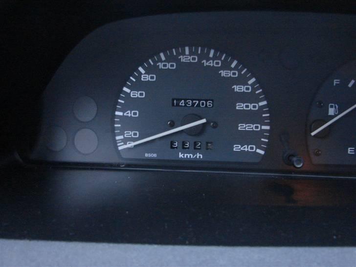 Mazda 323 bg SOLGT billede 2