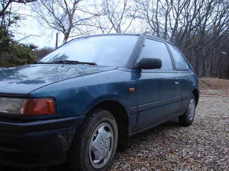 Mazda 323 bg SOLGT billede 4