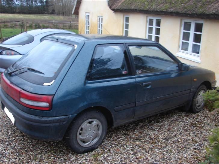 Mazda 323 bg SOLGT billede 6