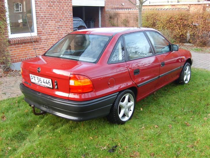 Opel Astra f  ---Solgt--- - den står næsten som ny billede 2