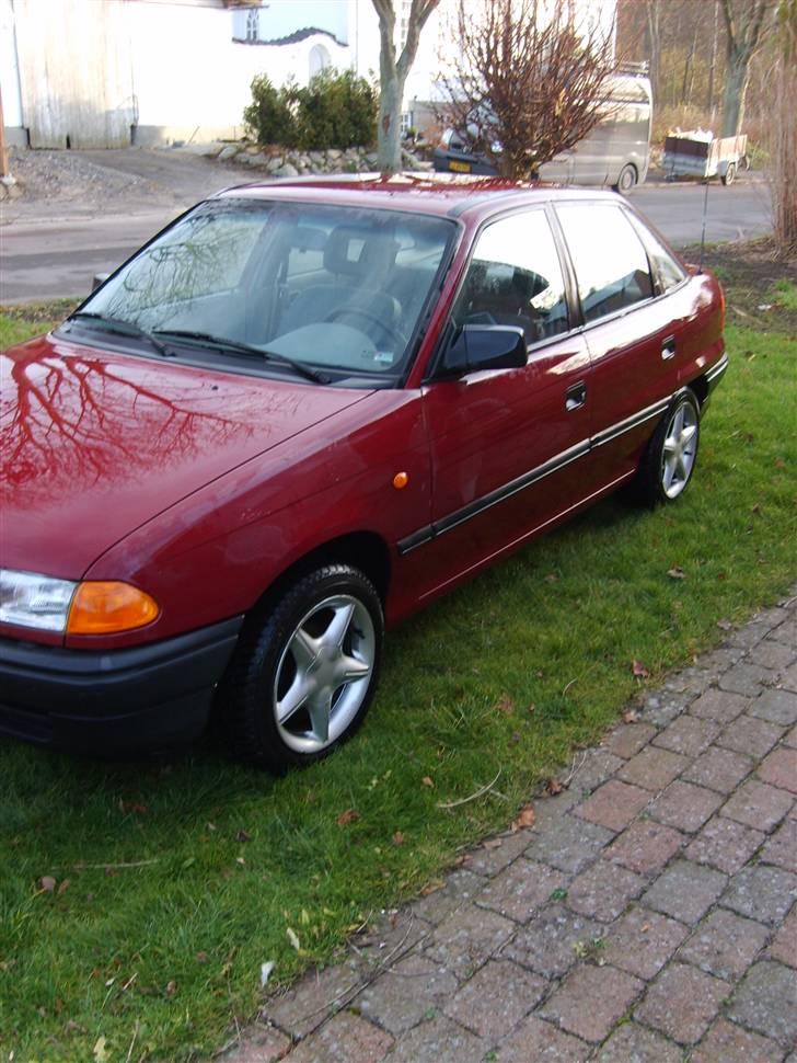 Opel Astra f  ---Solgt--- - den står næsten som ny  billede 4