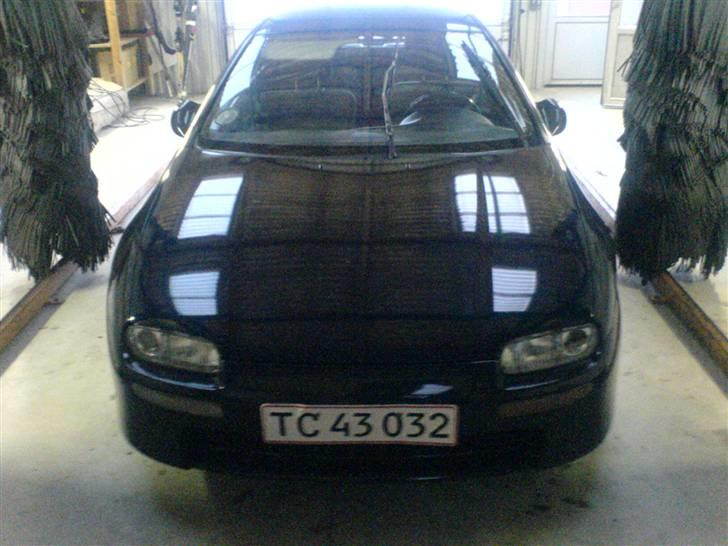 Mazda 323F BA. *SOLGT* billede 8