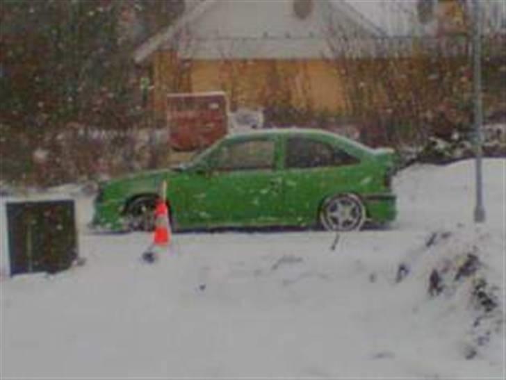 Opel kadett (SOLGT)! - der sneede lige en dag hvor jeg var på job. havde ikke engang fået vinterhjulene på. billede 12